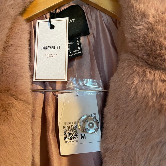 Forever 21 Faux Fur Long Coat with Pockets brand new with tags size m - Picture 2 of 8